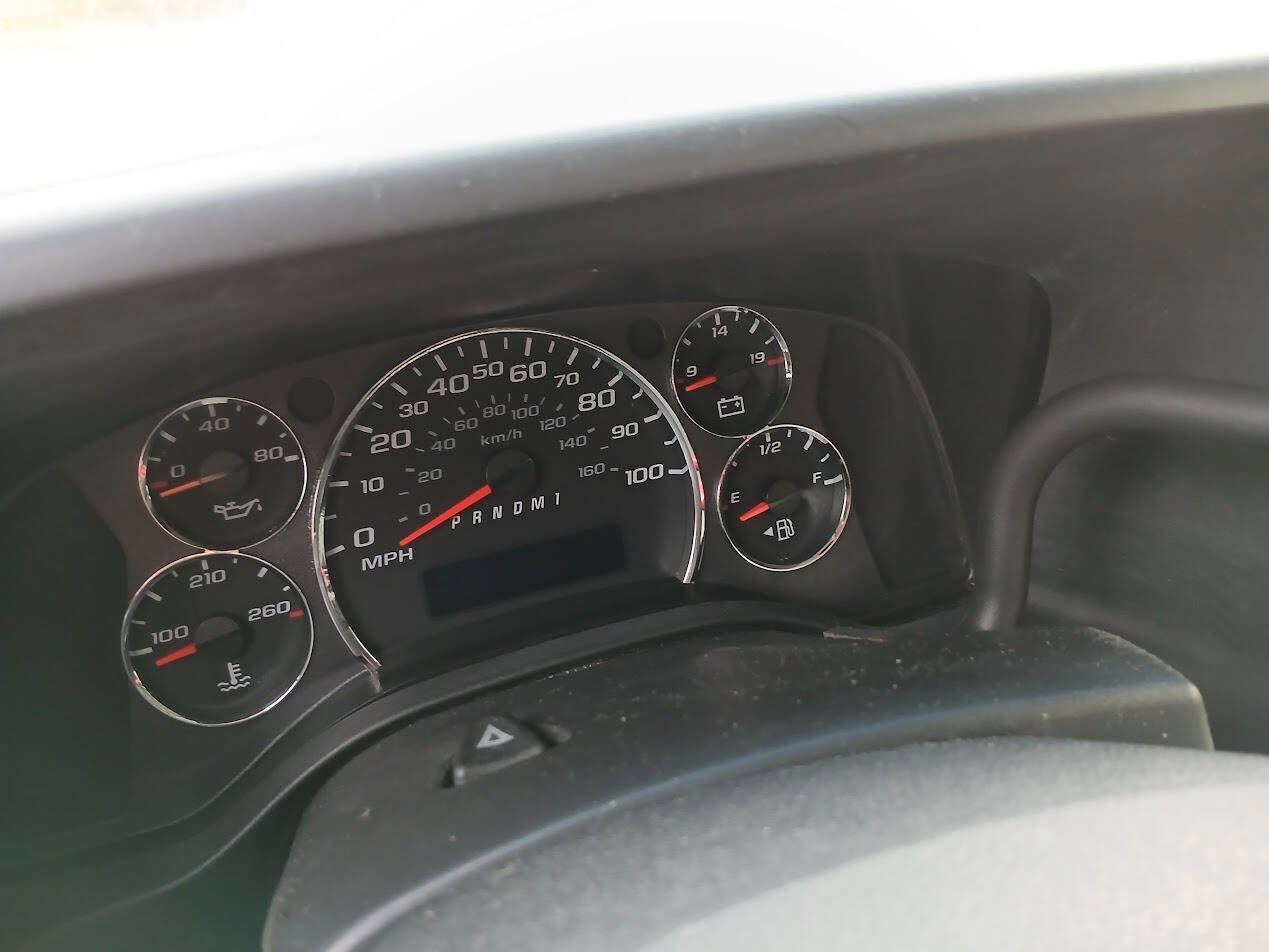 Used 2011 GMC Savana 3500 image 2