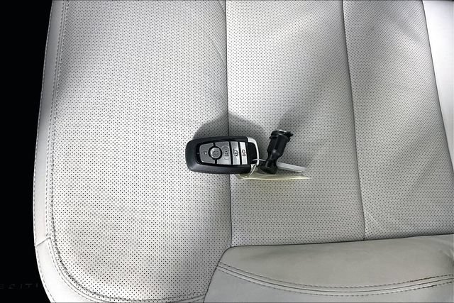 Used 2025 Ford Expedition Platinum w/ Driver's Package AWD/4WD image 10