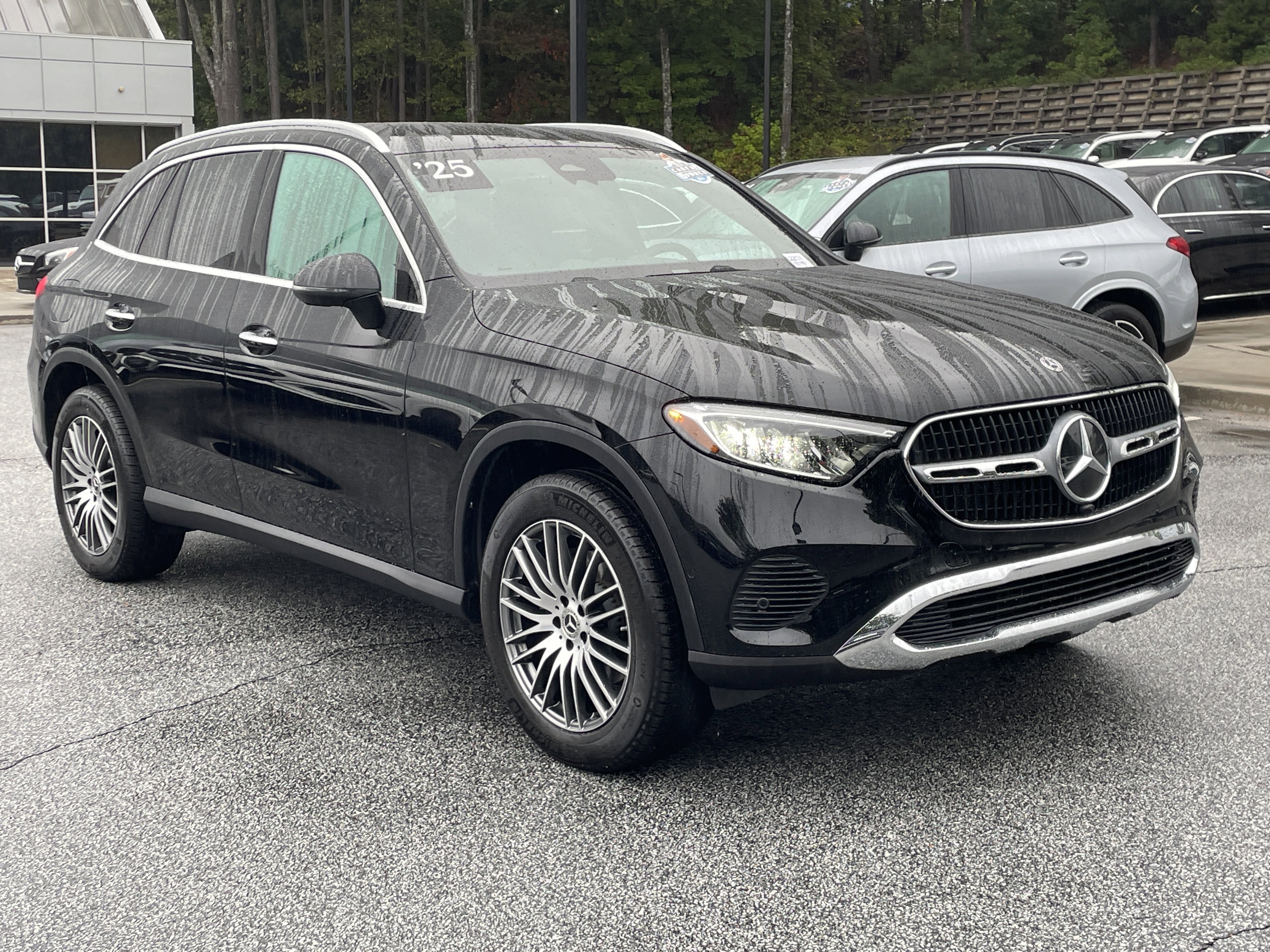 Certified 2025 Mercedes-Benz GLC 300 4MATIC image 4