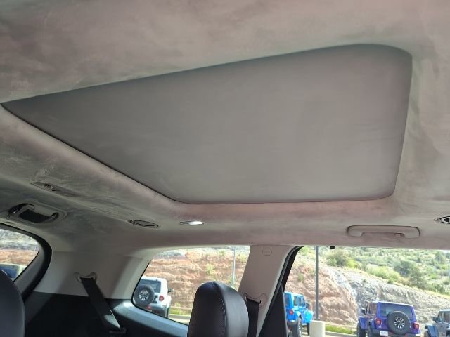 Used 2024 Kia Telluride SX Prestige w/ Towing Package AWD/4WD image 25