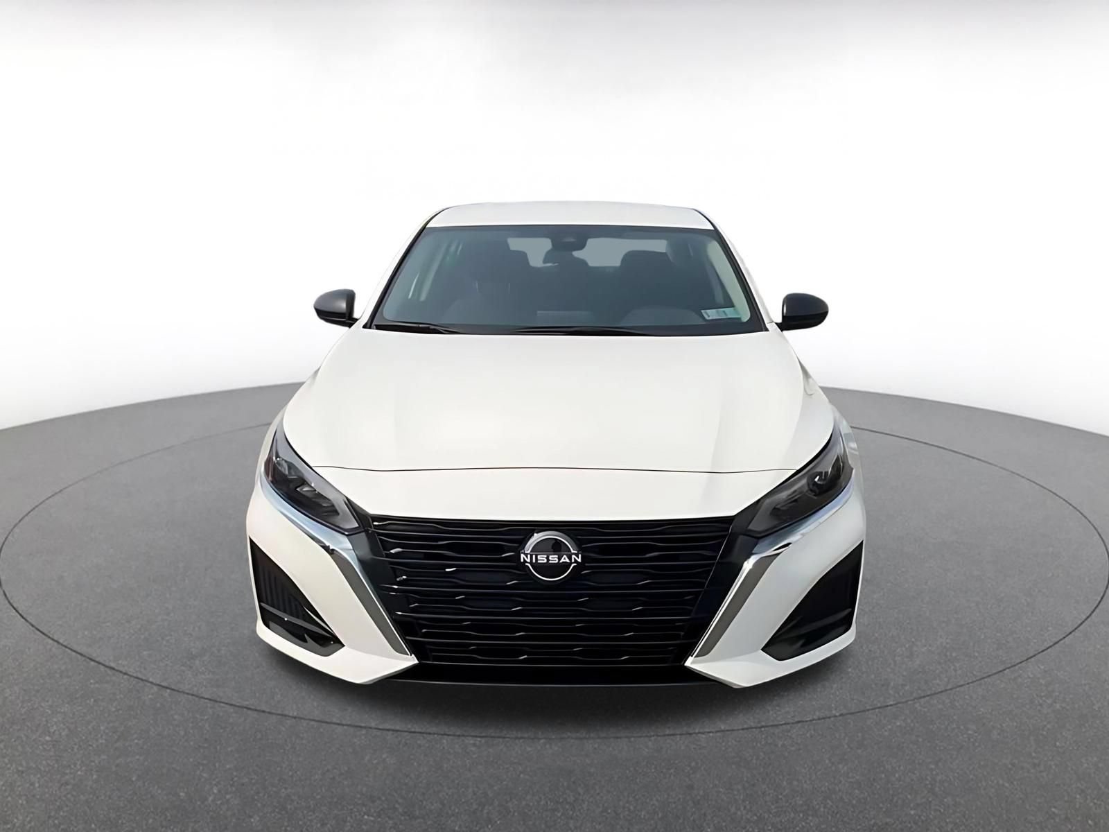 Used 2025 Nissan Altima 2.5 SV FWD image 4