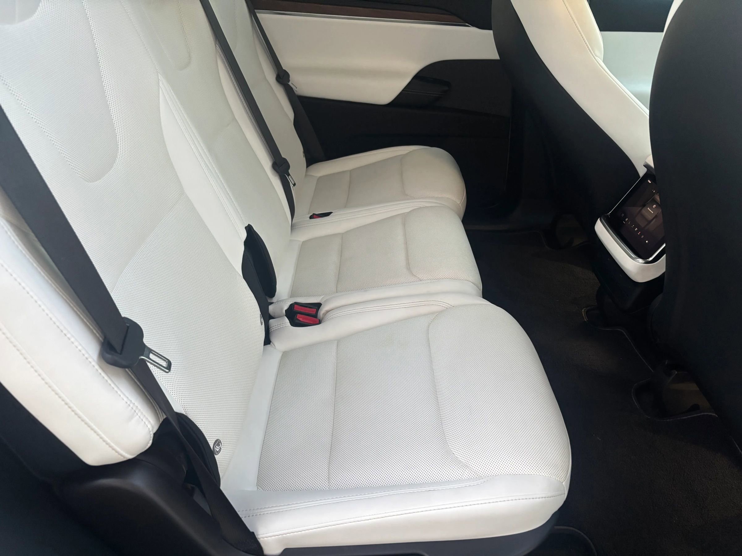 Used 2022 Tesla Model X image 12