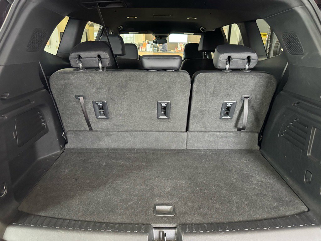 Used 2024 GMC Acadia Elevation w/ Black Edition image 8