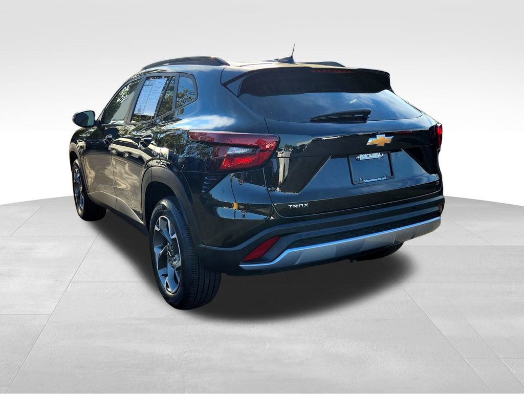 Used 2024 Chevrolet Trax LT image 5