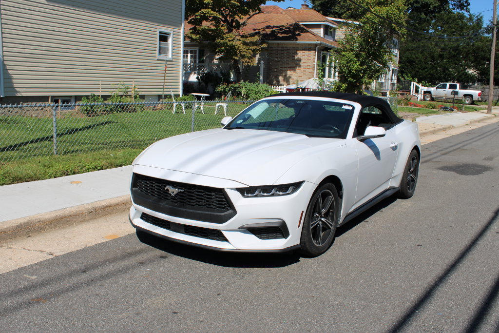 Used 2024 Ford Mustang Premium RWD image 9