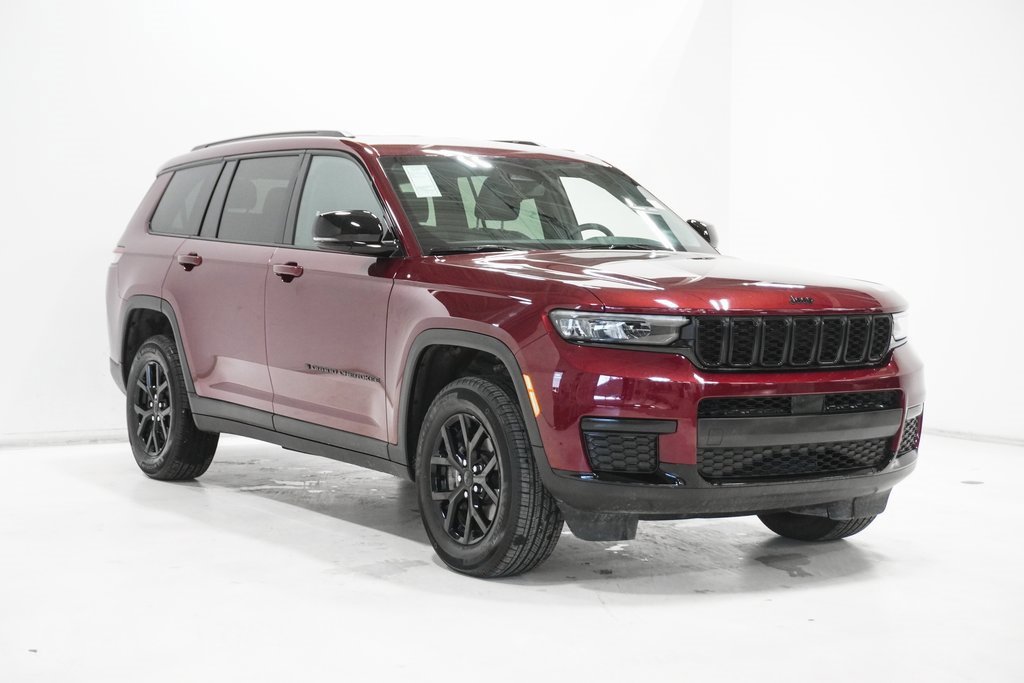 Used 2024 Jeep Grand Cherokee L Laredo image 4