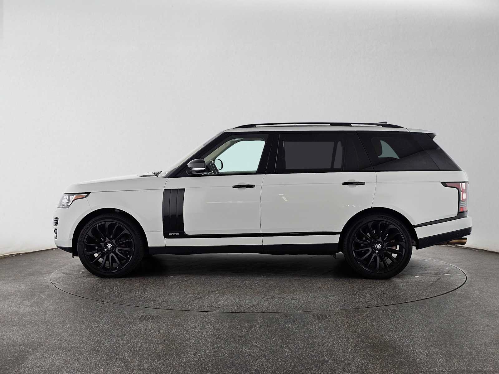 Used 2017 Land Rover Range Rover Long Wheelbase Supercharged AWD/4WD image 3