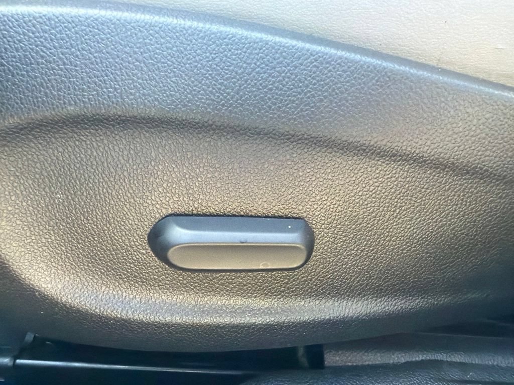 Used 2014 Buick Verano Convenience FWD image 44