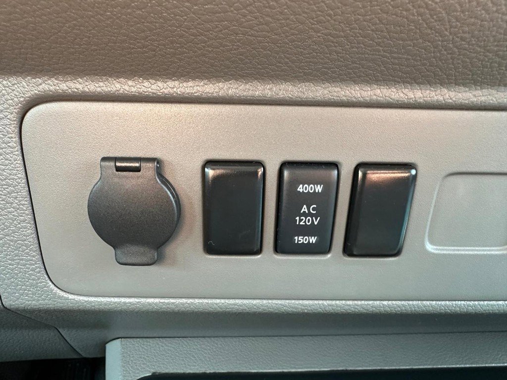 Used 2020 Nissan NV 3500 SV image 39