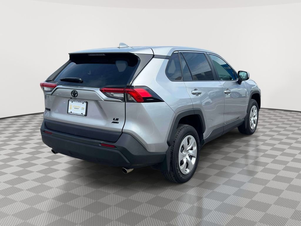 Used 2023 Toyota RAV4 LE AWD/4WD image 5