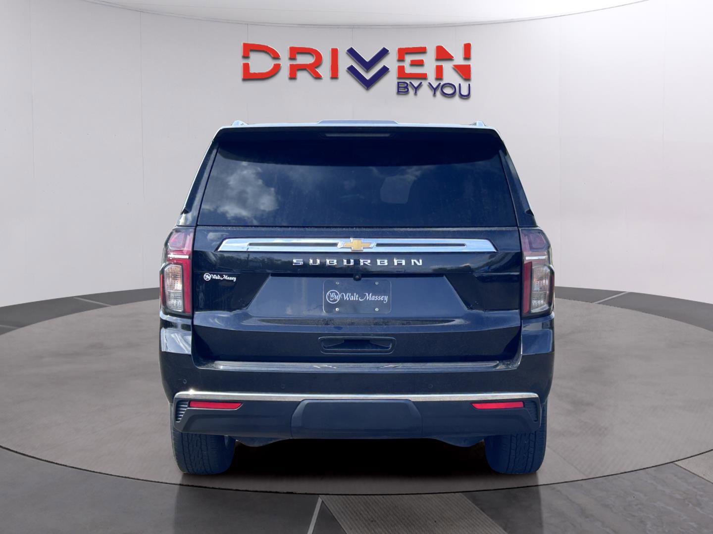 Used 2021 Chevrolet Suburban LS image 4