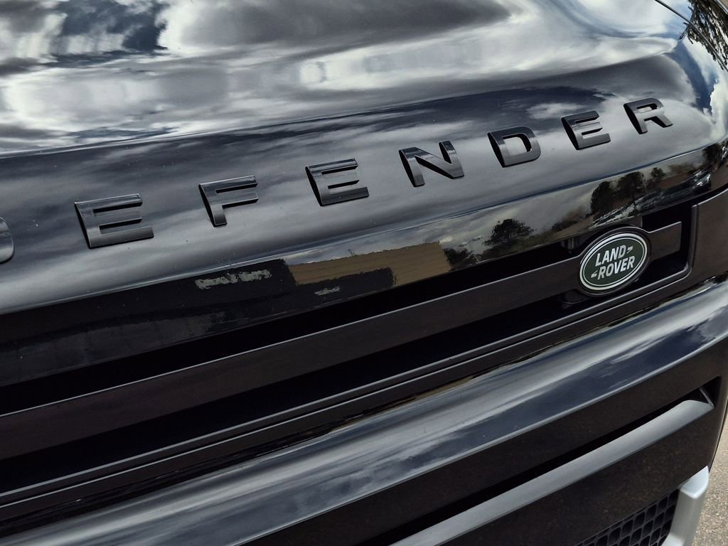 Used 2025 Land Rover Defender 110 S AWD/4WD image 35