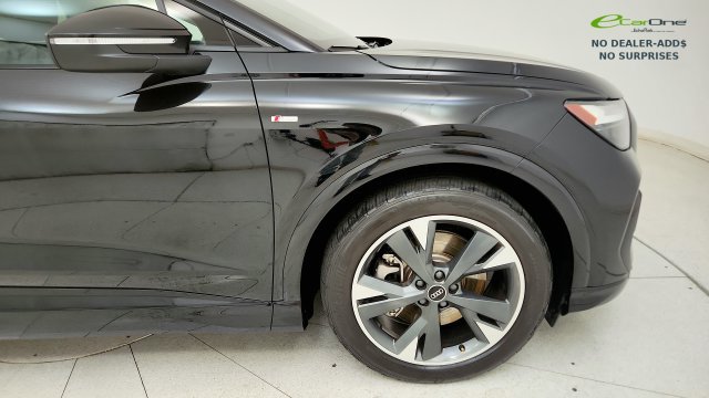 Used 2025 Audi Q4 e-tron Premium w/ Convenience Package AWD/4WD image 22