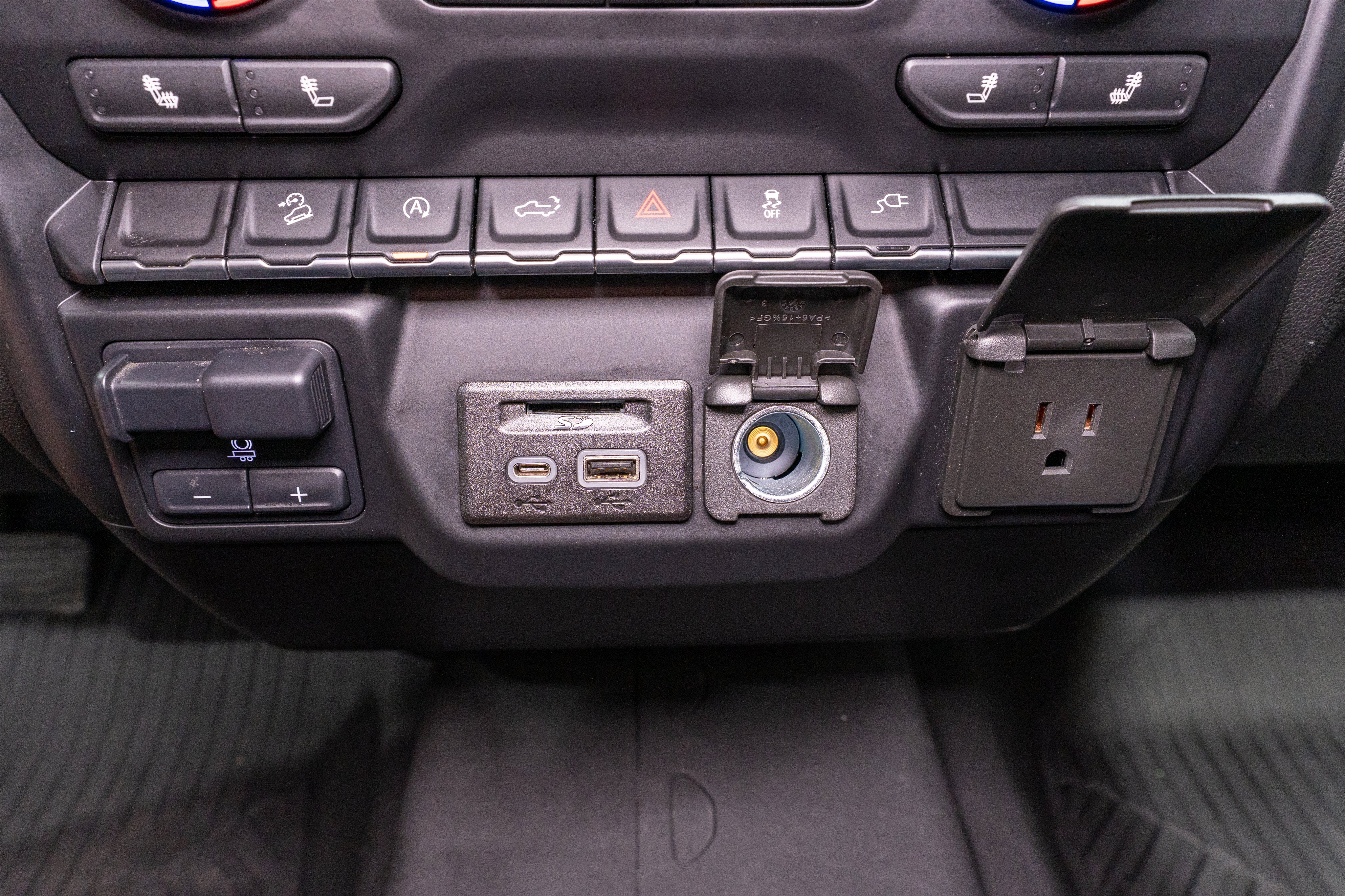Used 2019 Chevrolet Silverado 1500 LT AWD/4WD image 24