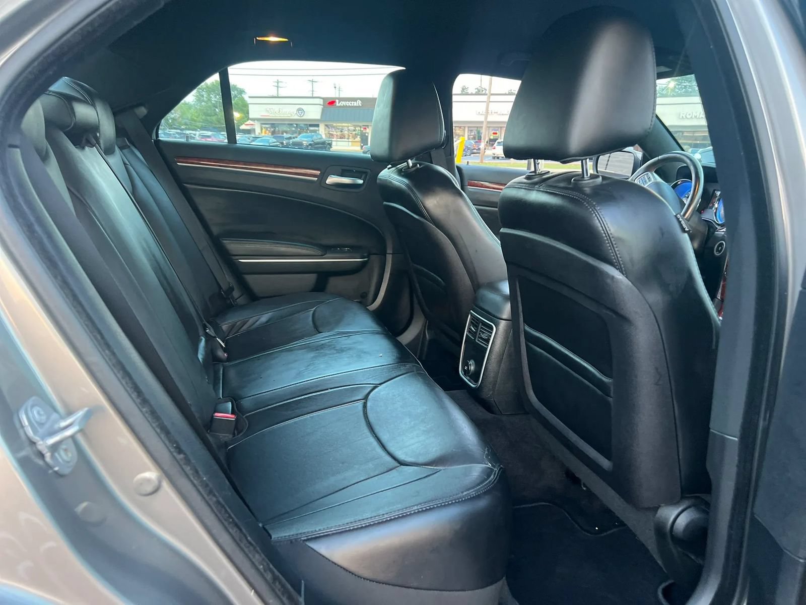 Used 2014 Chrysler 300 Uptown Edition RWD image 8