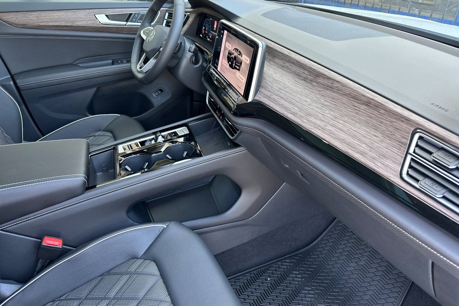 New 2025 Volkswagen Atlas SEL Premium R-Line image 16