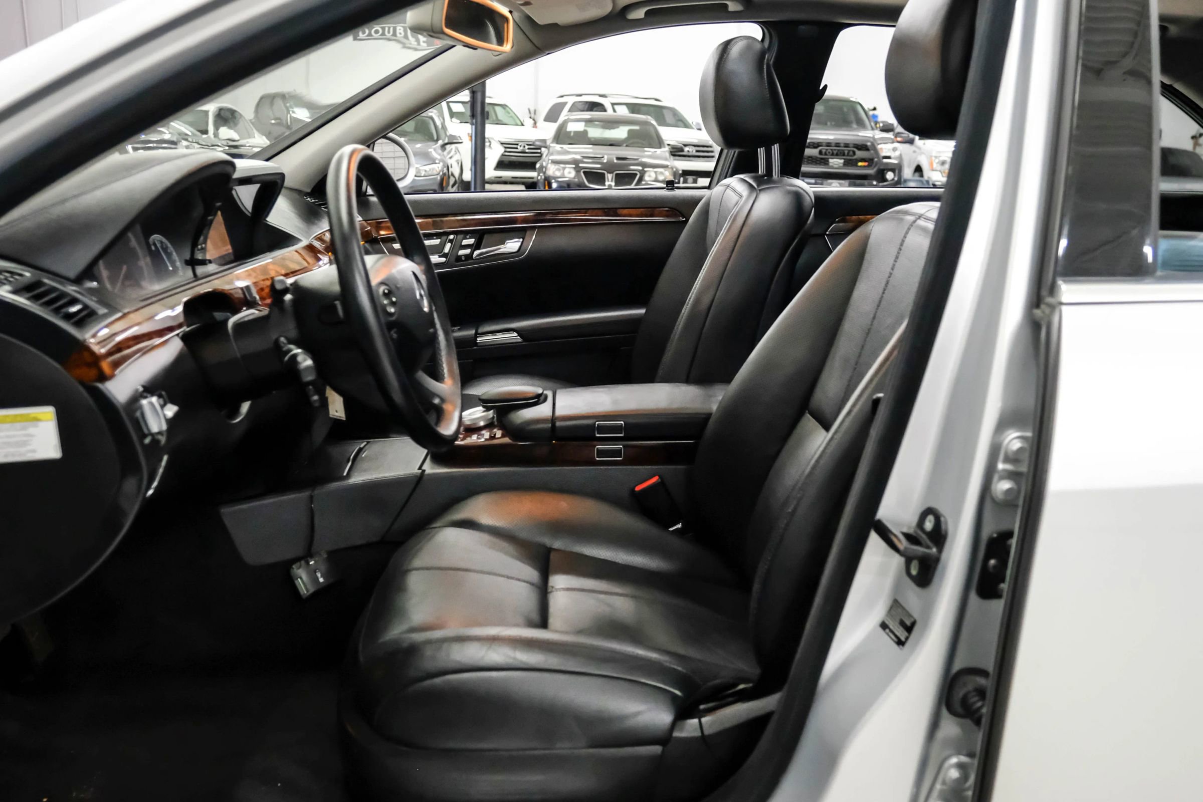 Used 2007 Mercedes-Benz S 550 image 3