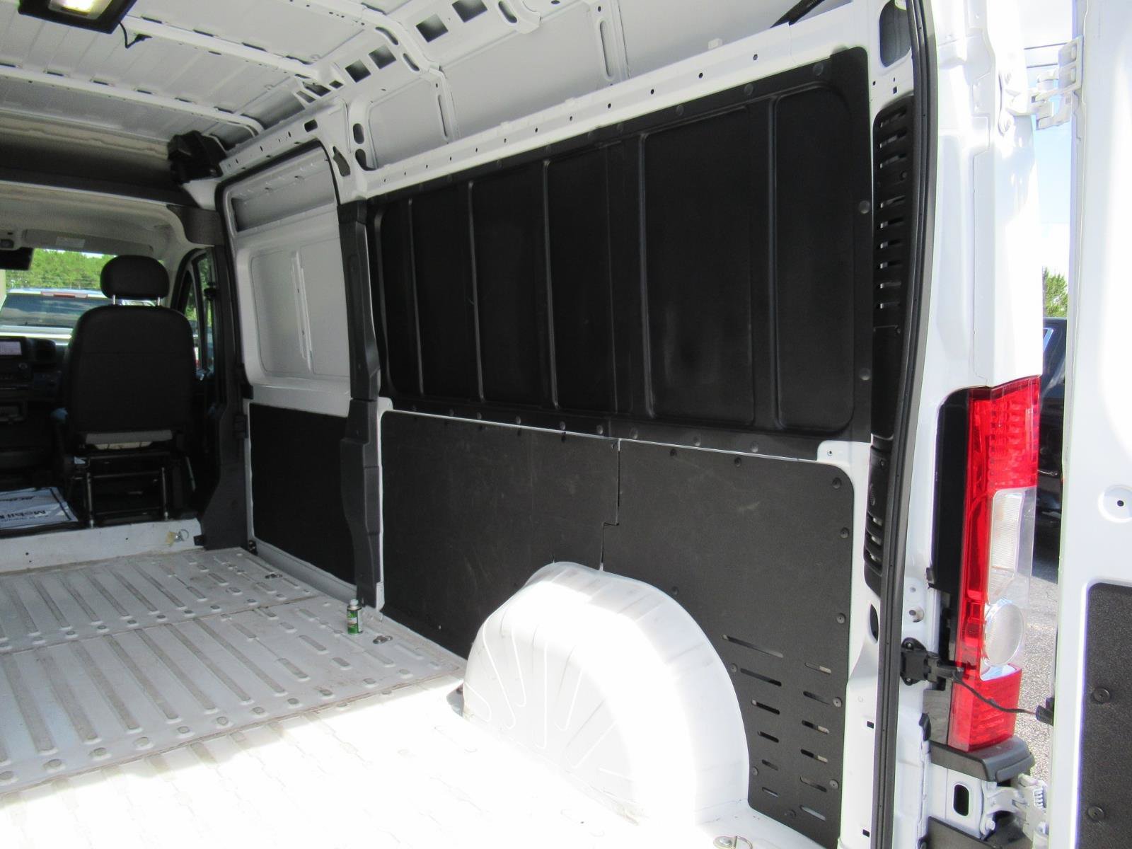 Used 2026 RAM ProMaster 2500 w/ Convenience Group FWD image 24