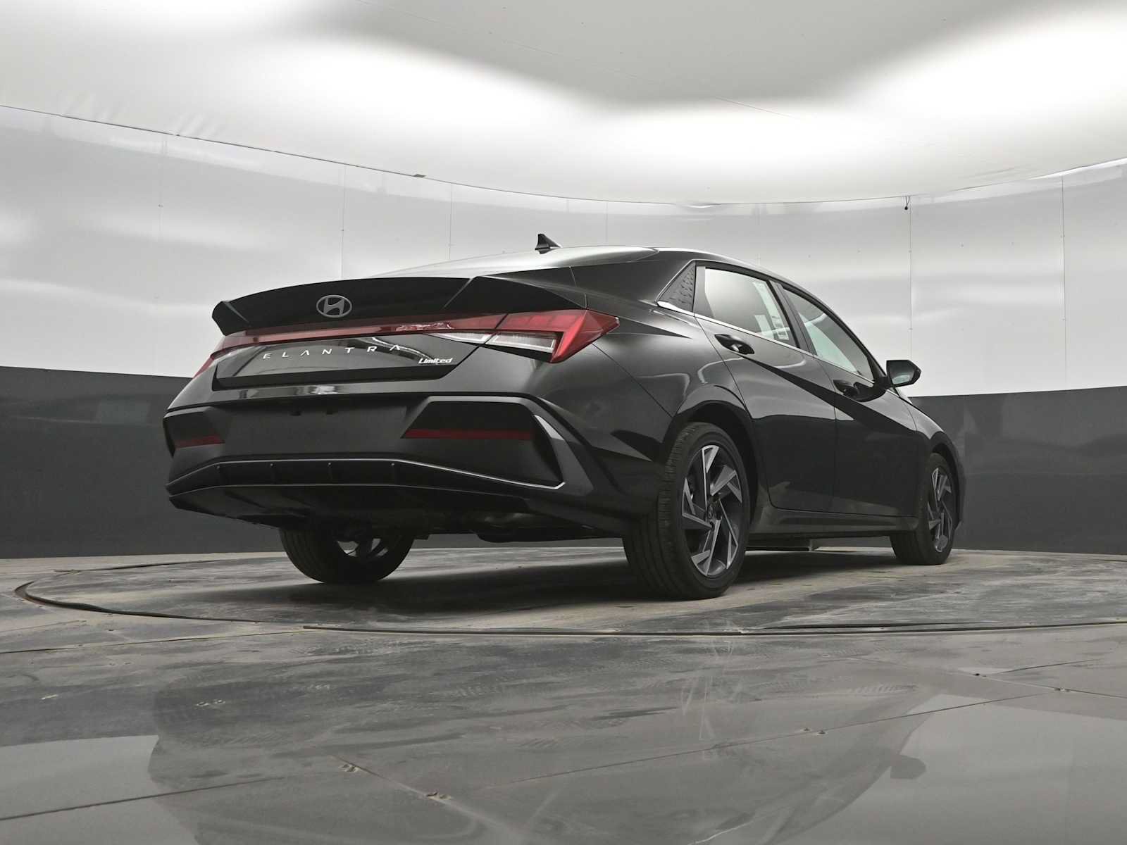 New 2026 Hyundai Elantra Limited FWD image 37