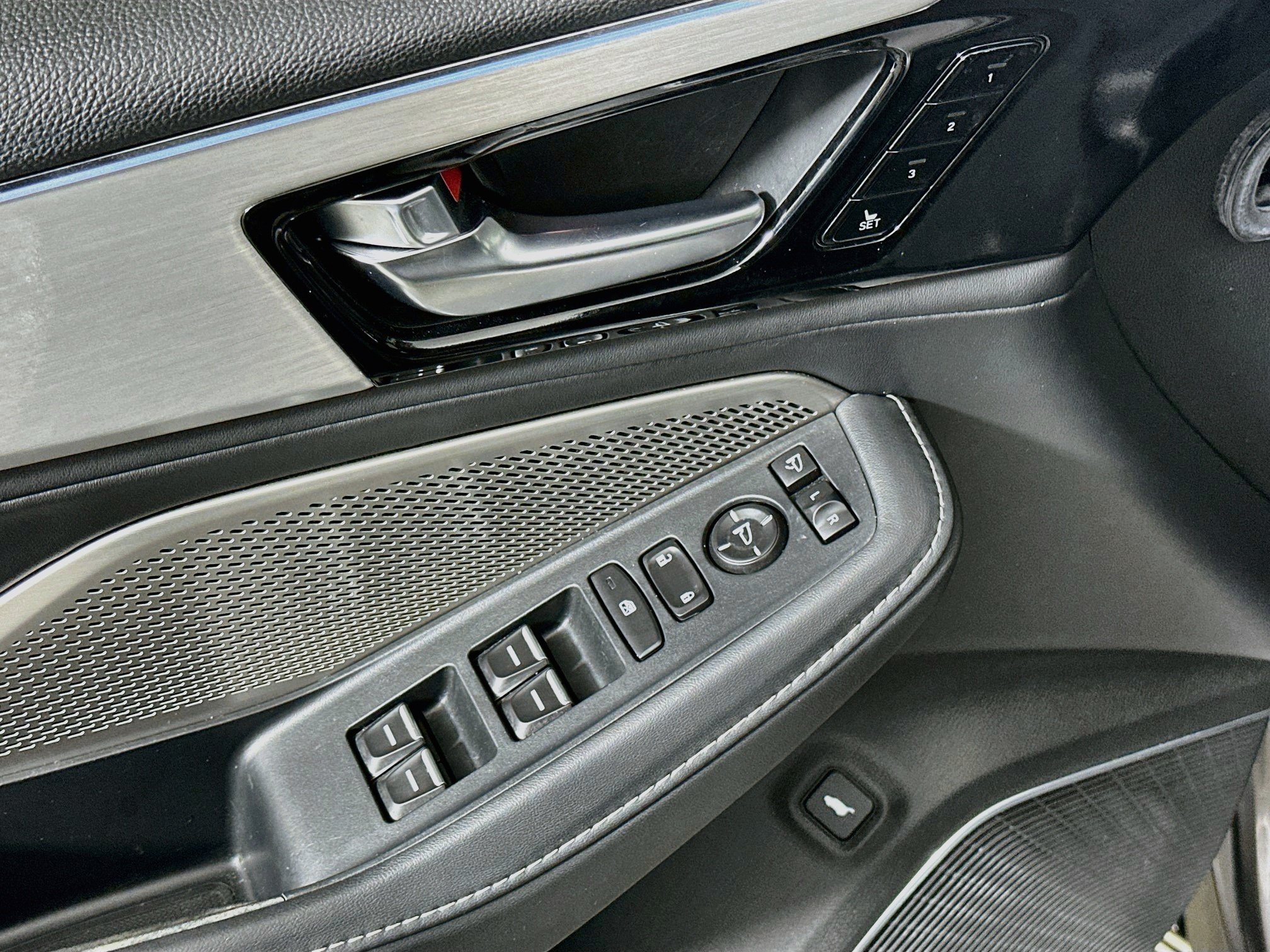 Used 2024 Acura MDX w/ Technology Package FWD image 15