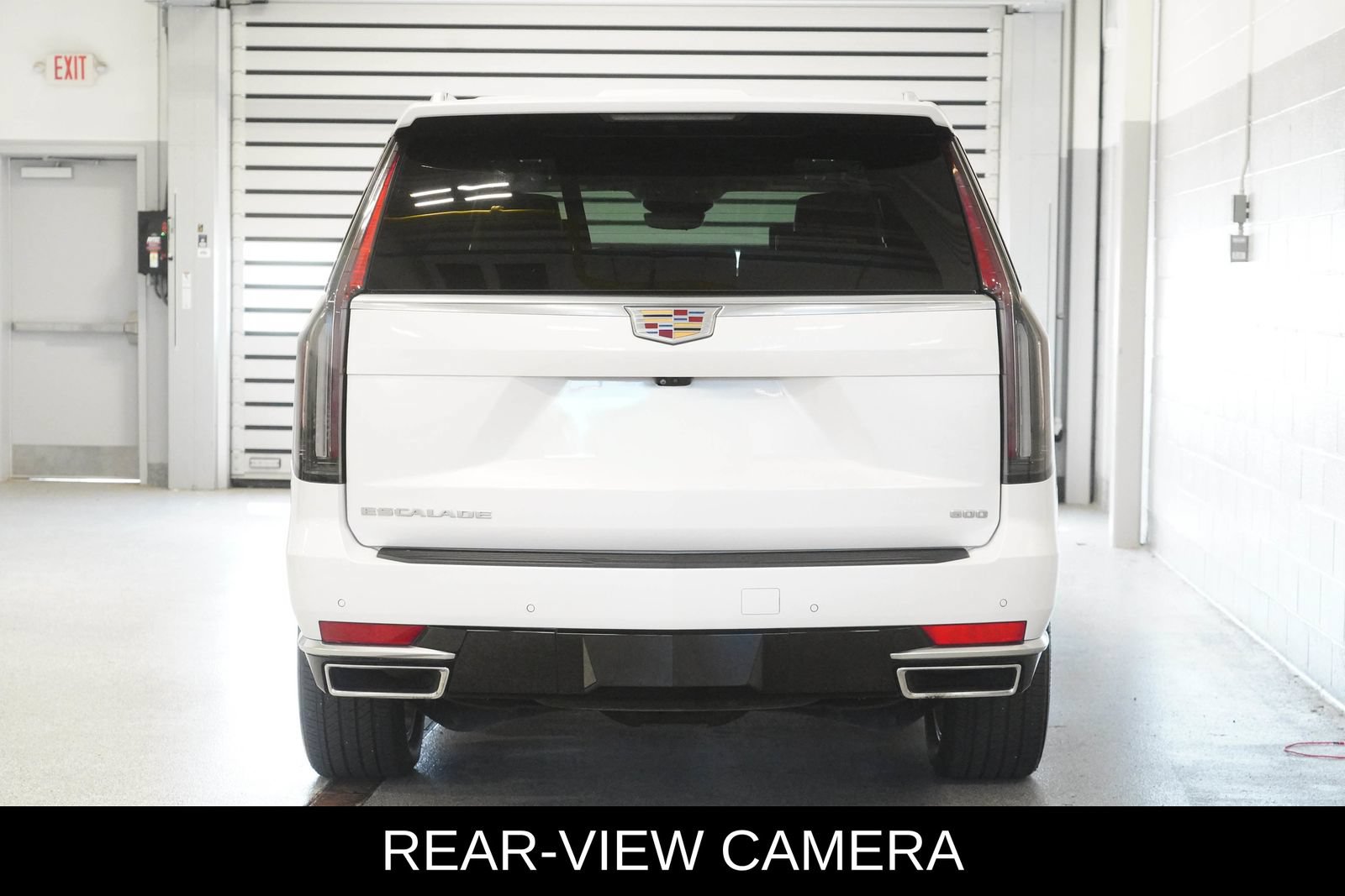 Used 2021 Cadillac Escalade Premium Luxury Platinum w/ Heavy-Duty Trailer Package AWD/4WD image 5