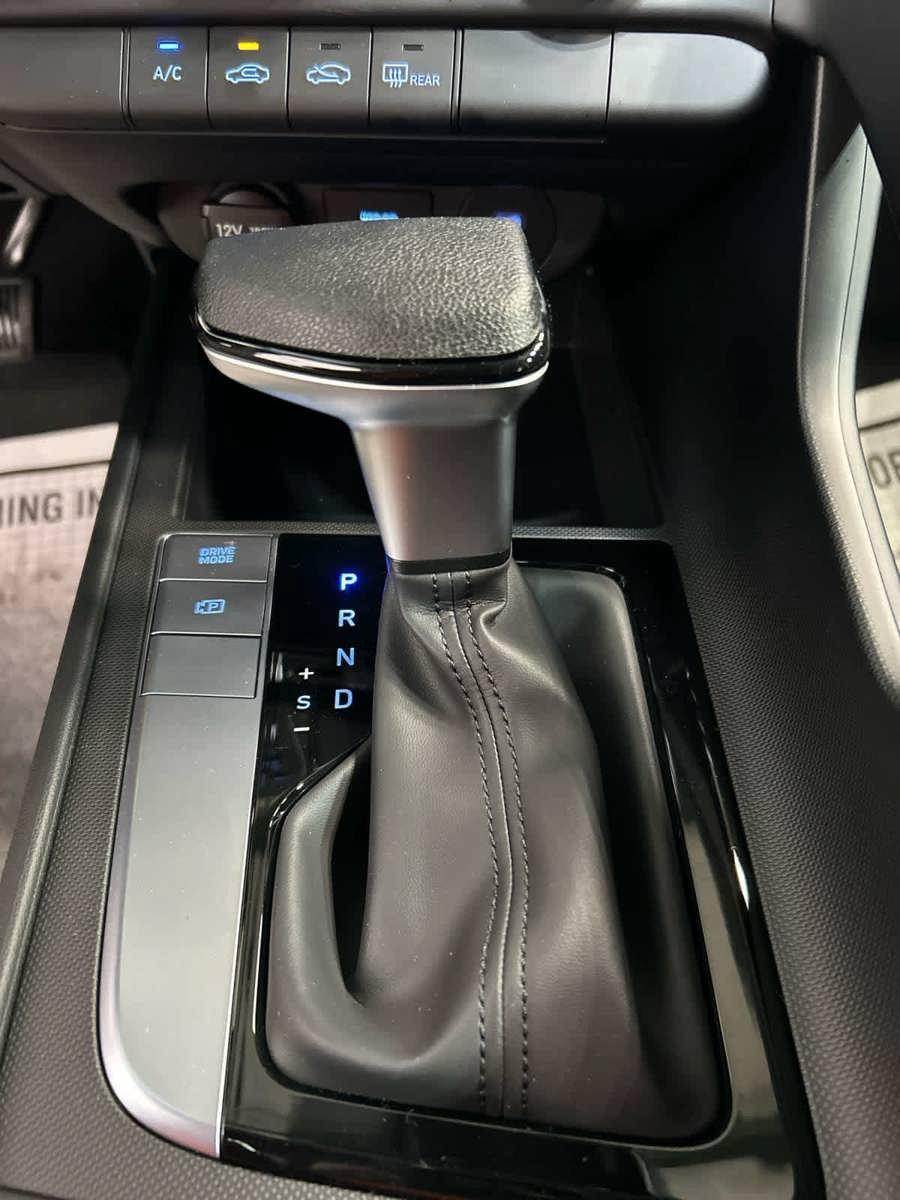 New 2026 Hyundai Elantra SE FWD image 7