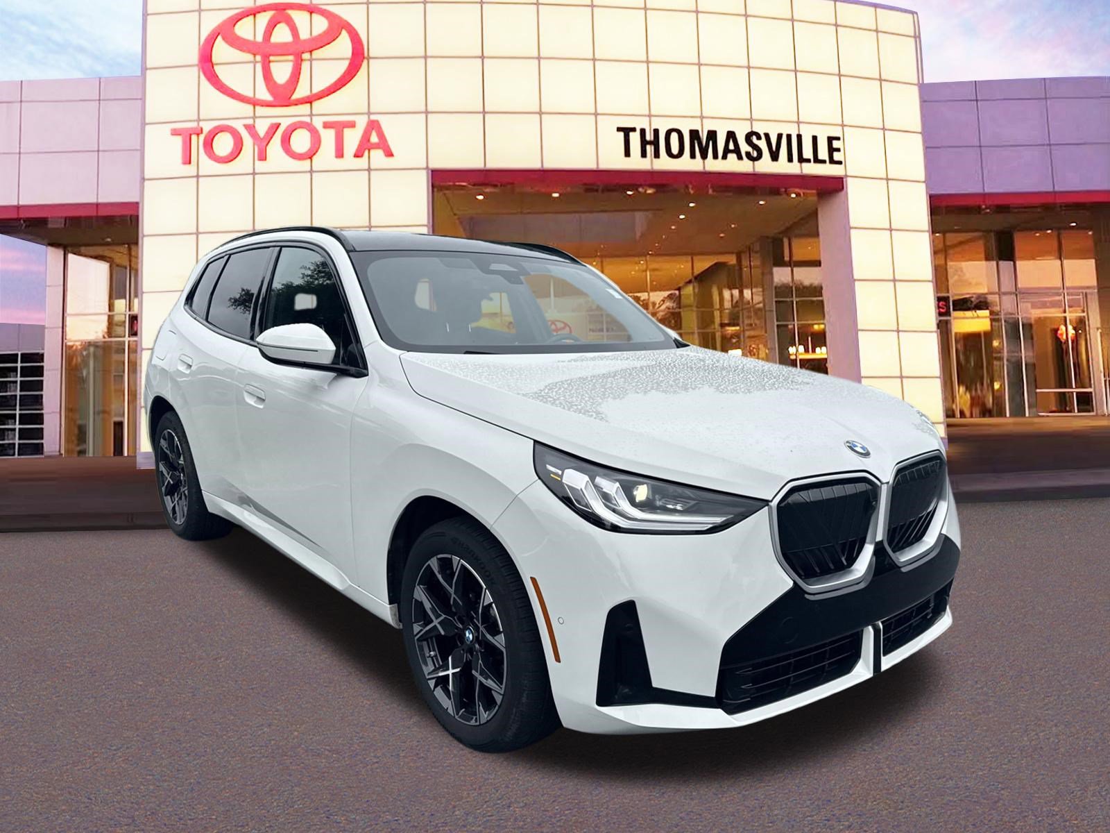 Used 2025 BMW X3 xDrive30i AWD/4WD image 3