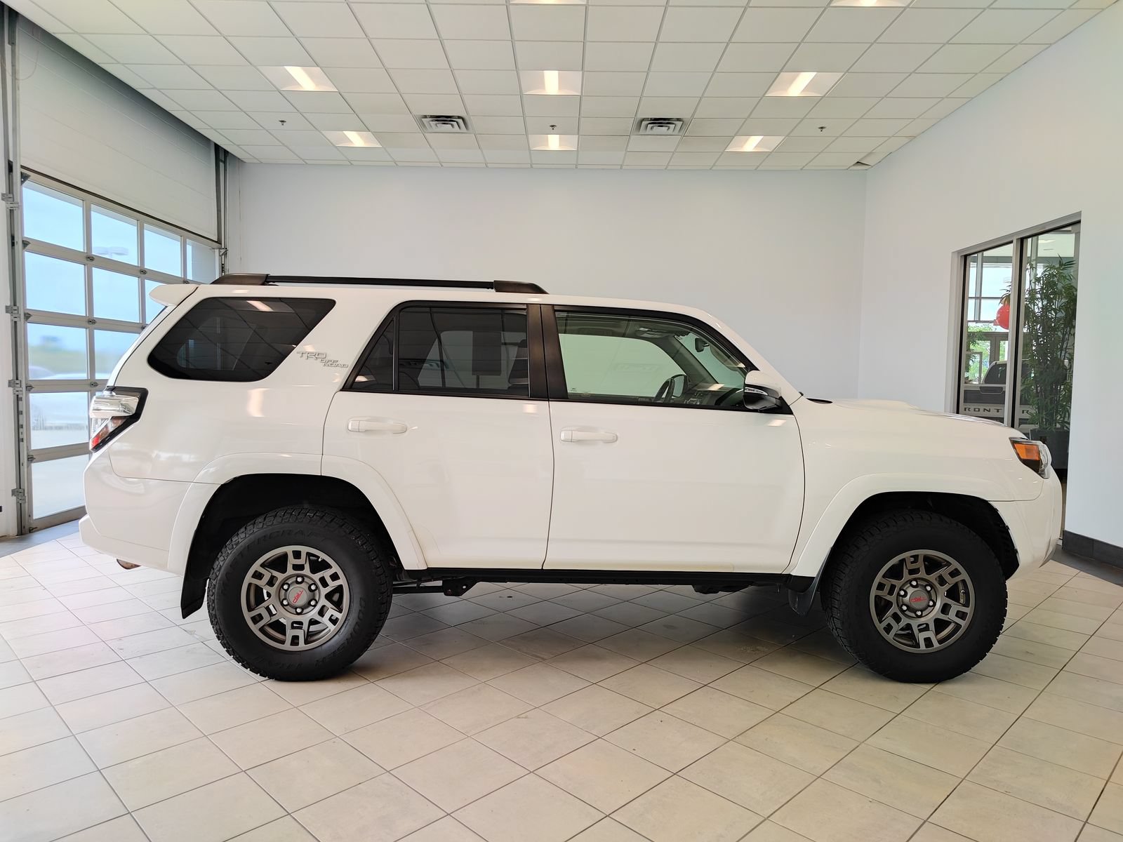 Used 2019 Toyota 4Runner TRD Off-Road Premium AWD/4WD image 2