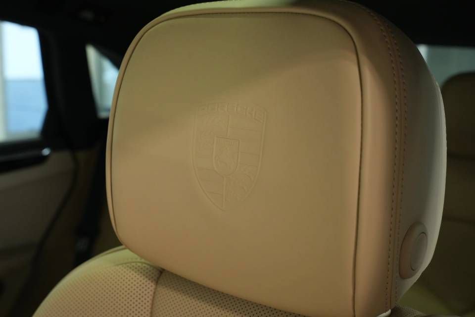 Certified 2026 Porsche Macan AWD/4WD image 34