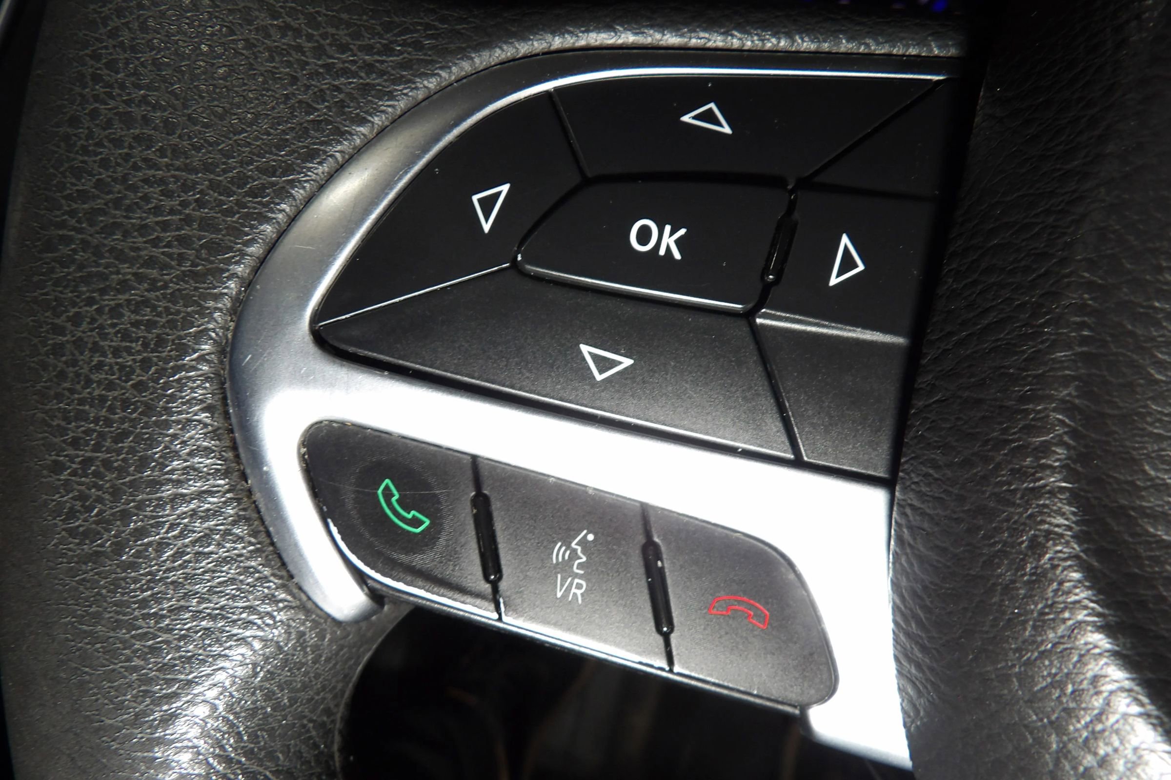 Used 2016 Chrysler 200 Limited FWD image 16
