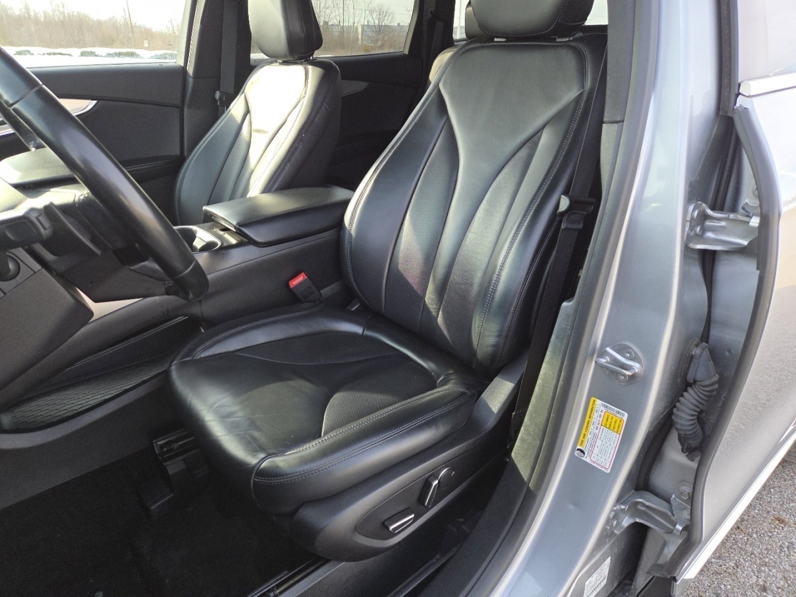 Used 2020 Lincoln Nautilus Premier w/ Equipment Group 101A image 24