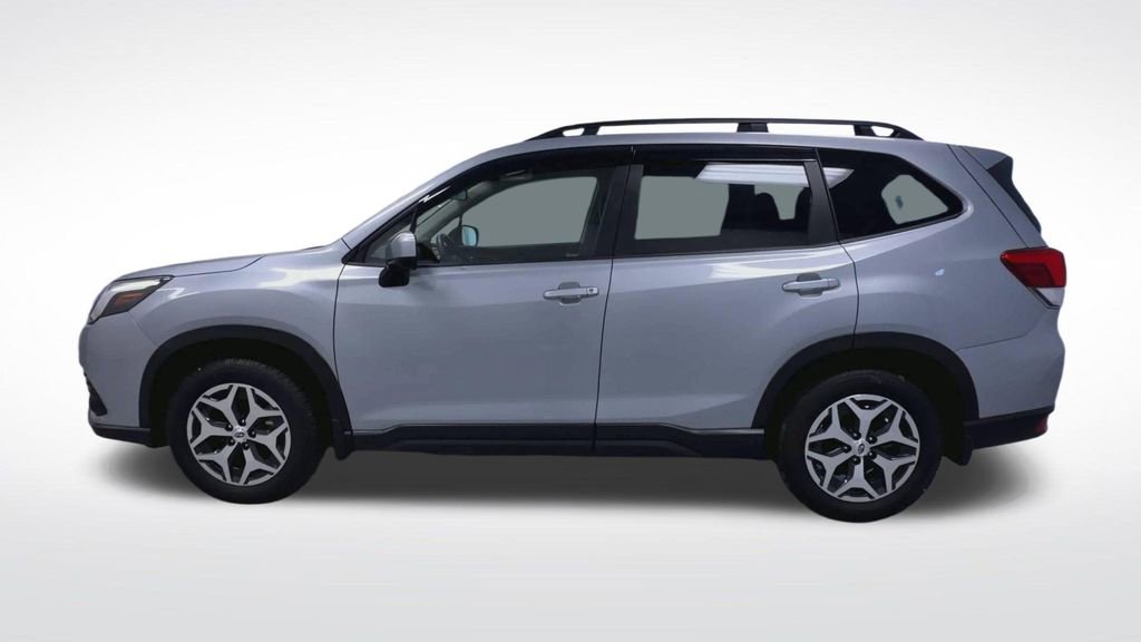 Used 2023 Subaru Forester Premium AWD/4WD image 5