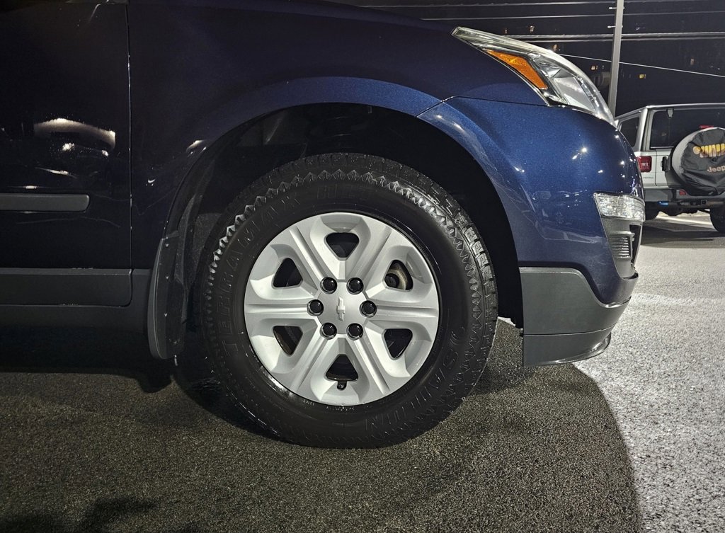 Used 2017 Chevrolet Traverse LS image 29