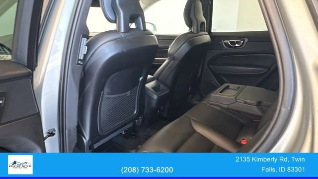 Used 2018 Volvo XC60 T6 Momentum w/ Vision Package AWD/4WD image 25