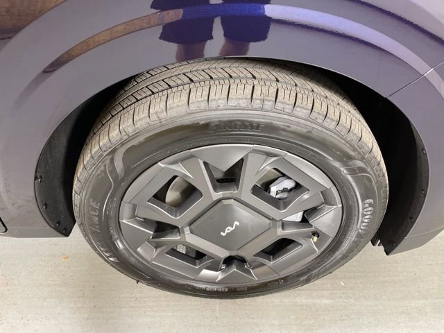 New 2026 Kia Carnival EX image 10