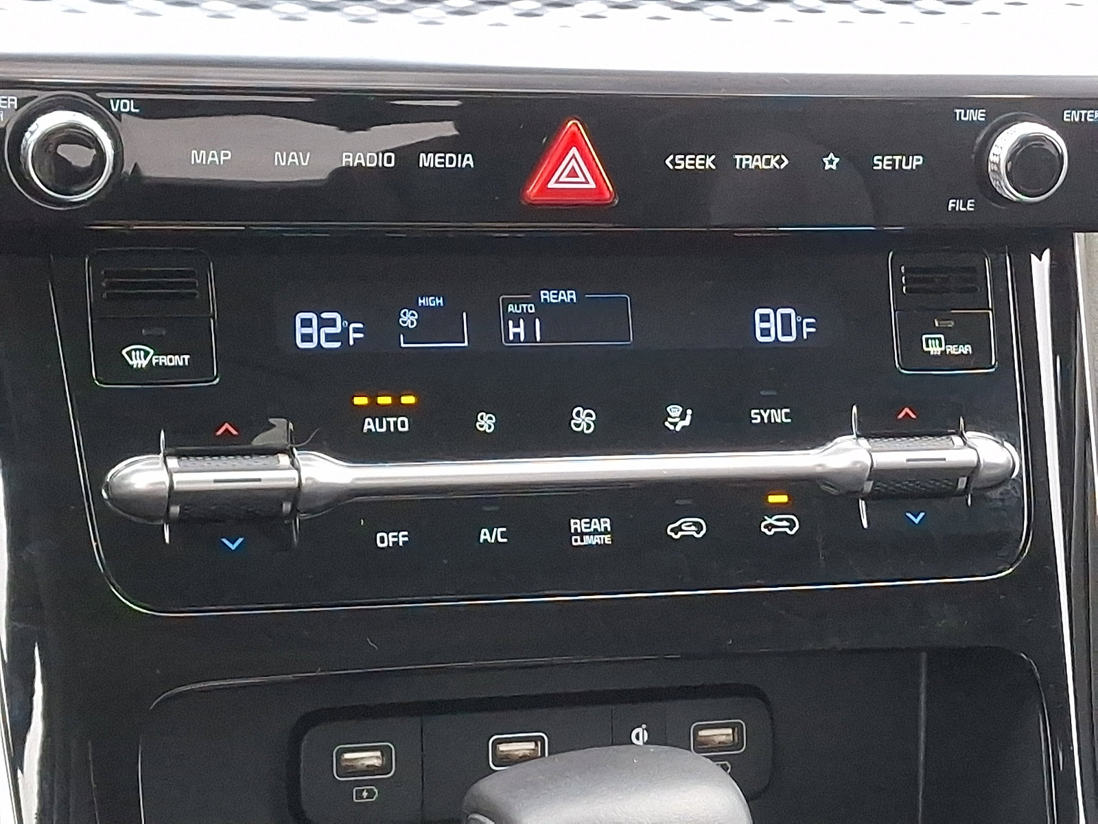 Used 2023 Kia Carnival SX Prestige image 21
