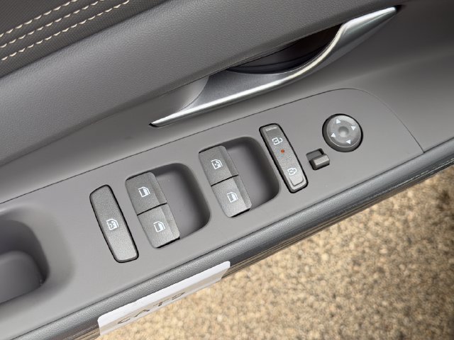 New 2026 Hyundai Elantra Sport FWD image 21