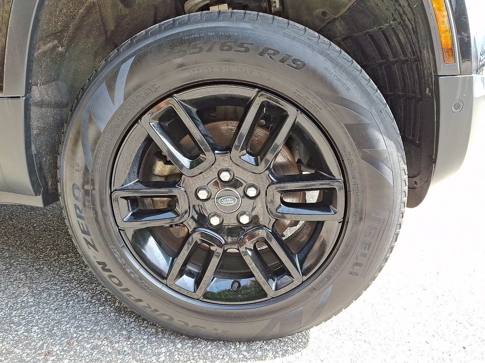 Used 2025 Land Rover Defender 110 S AWD/4WD image 8