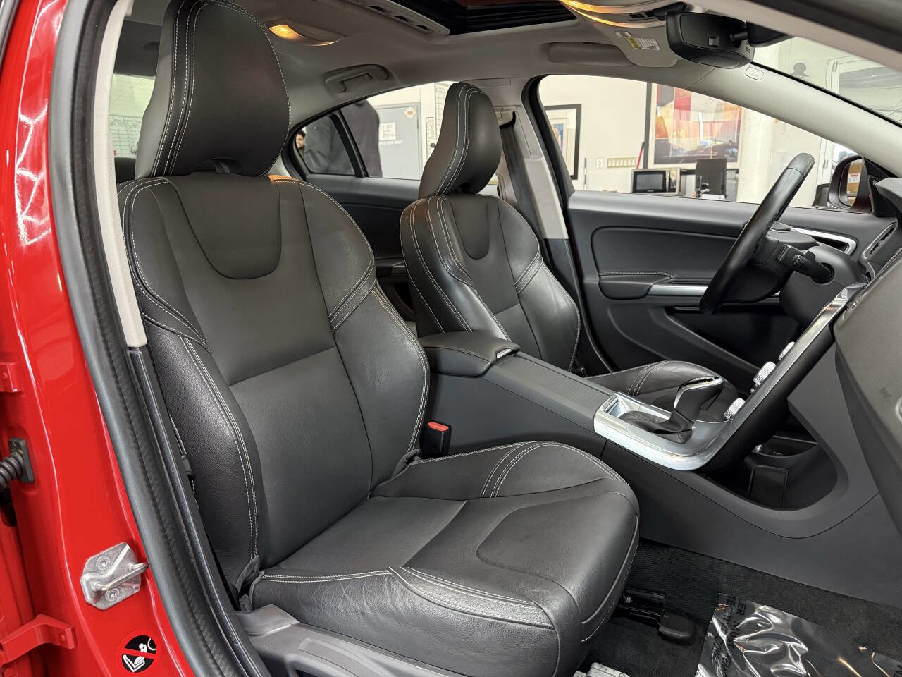 Used 2018 Volvo S60 T5 Dynamic w/ Vision Package AWD/4WD image 17