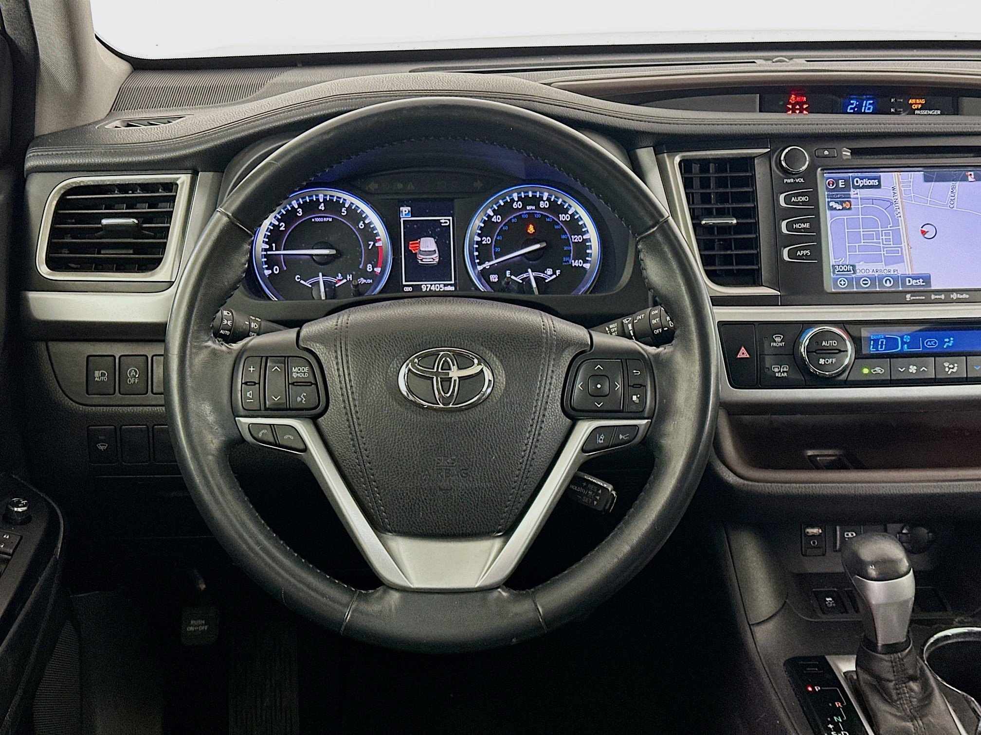 Used 2018 Toyota Highlander XLE FWD image 18