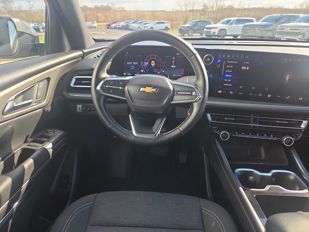 Certified 2025 Chevrolet Traverse LT w/ Sun and Wheel Package AWD/4WD image 12