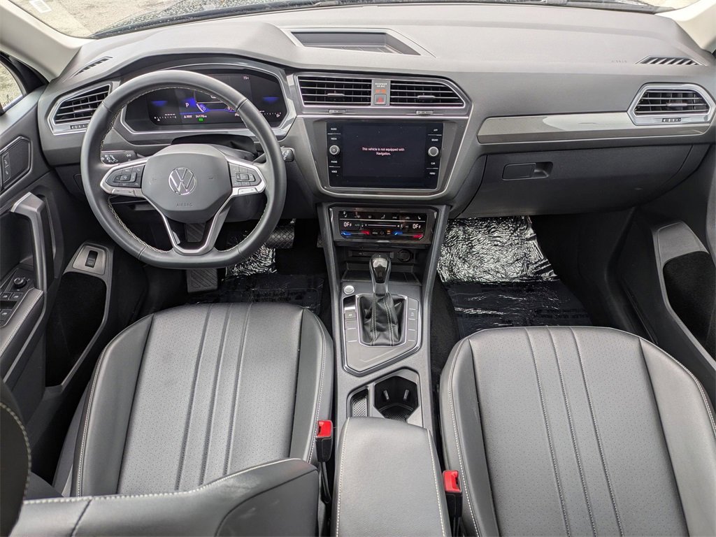 Used 2024 Volkswagen Tiguan SE image 22