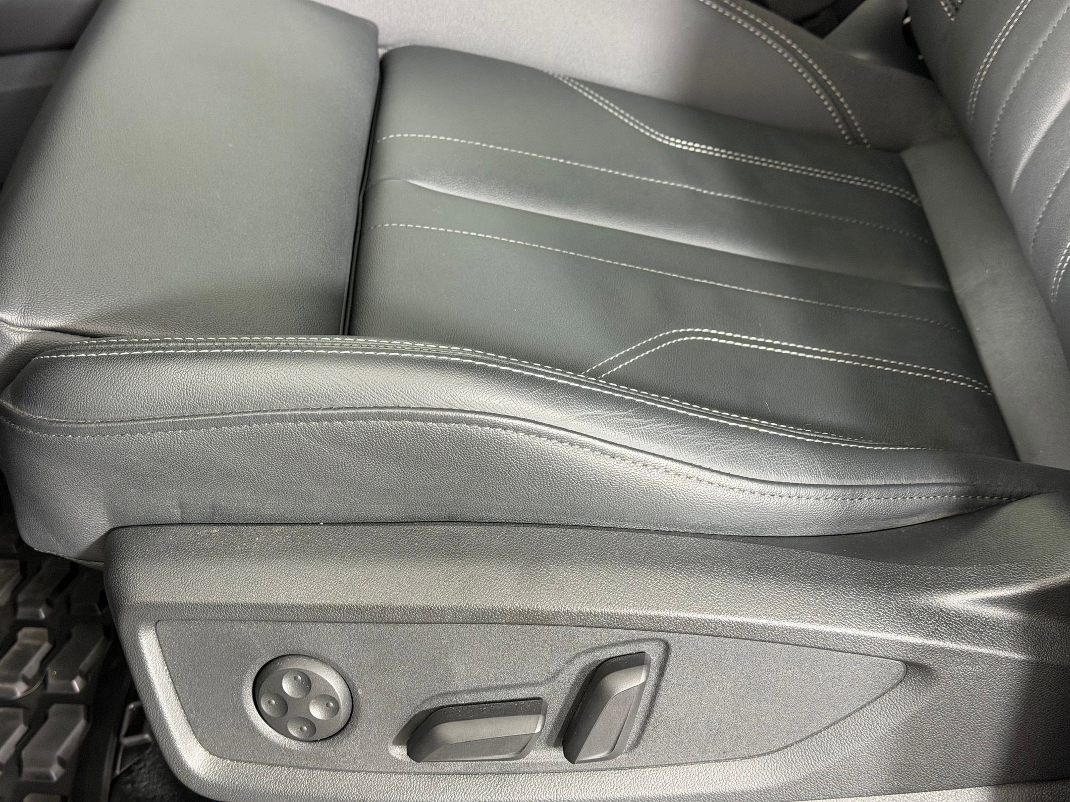 Certified 2025 Audi Q5 e Premium Plus w/ Premium Plus Package AWD/4WD image 14