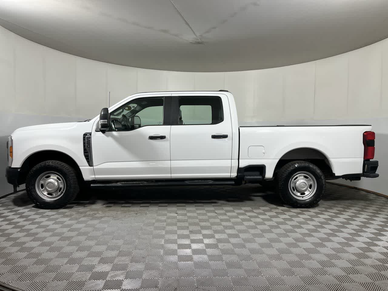 Used 2023 Ford F250 XL w/ 360-Degree Camera Package RWD image 5