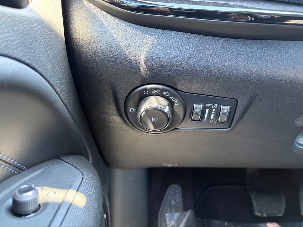 New 2026 Jeep Compass Latitude AWD/4WD image 23