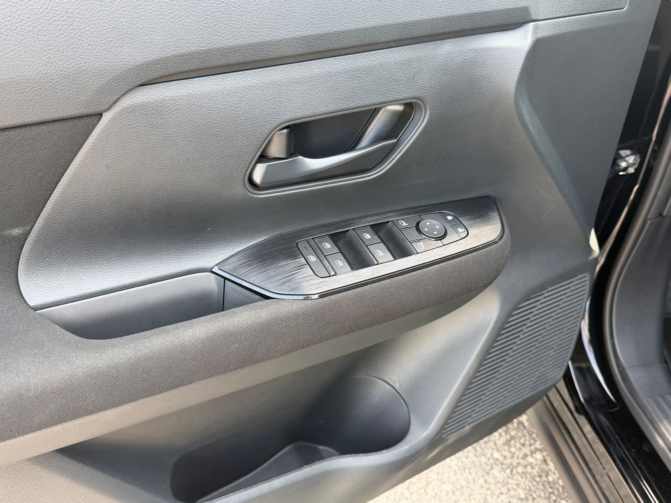 Certified 2025 Nissan Kicks S image 12