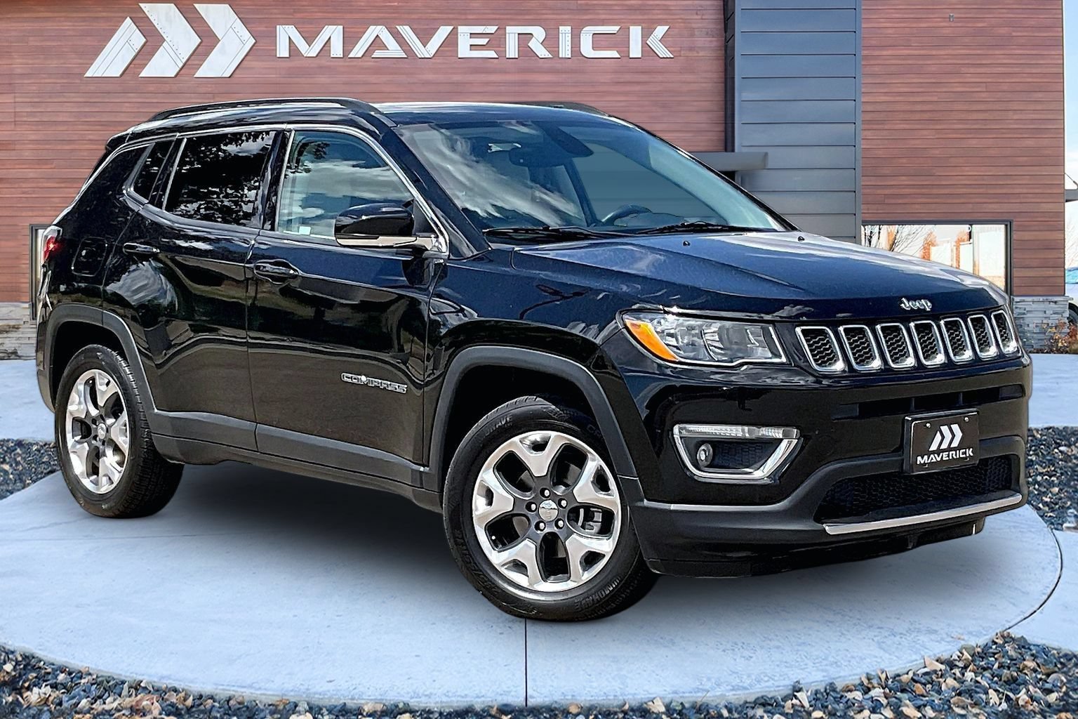 Used 2017 Jeep Compass Limited w/ Navigation Group