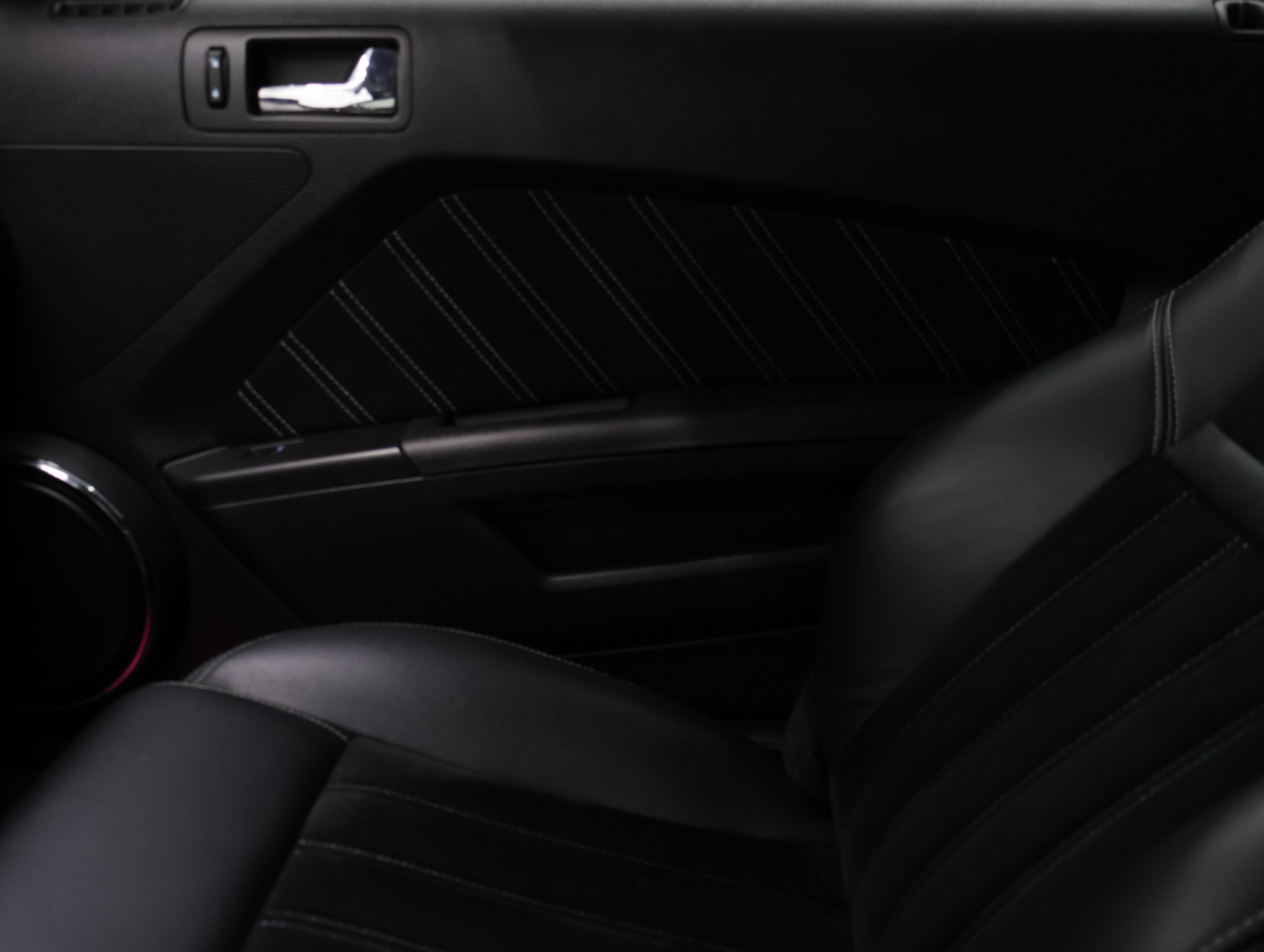 Used 2013 Ford Mustang GT Premium RWD image 13