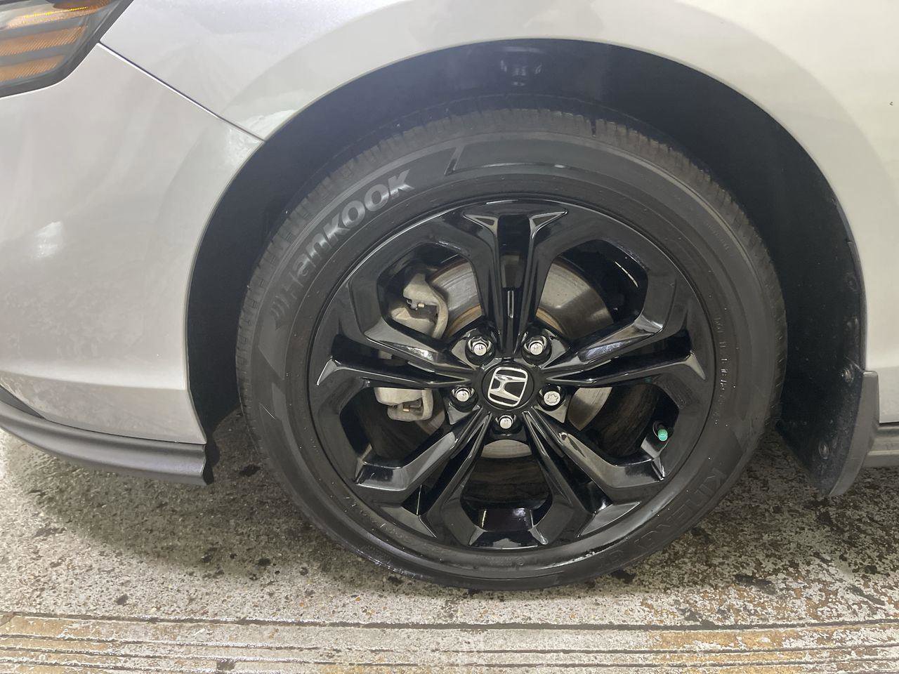 Certified 2025 Honda Accord SE image 10
