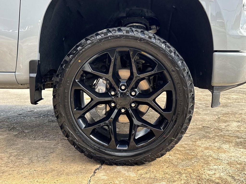 Used 2025 Chevrolet Silverado 1500 Custom AWD/4WD image 17